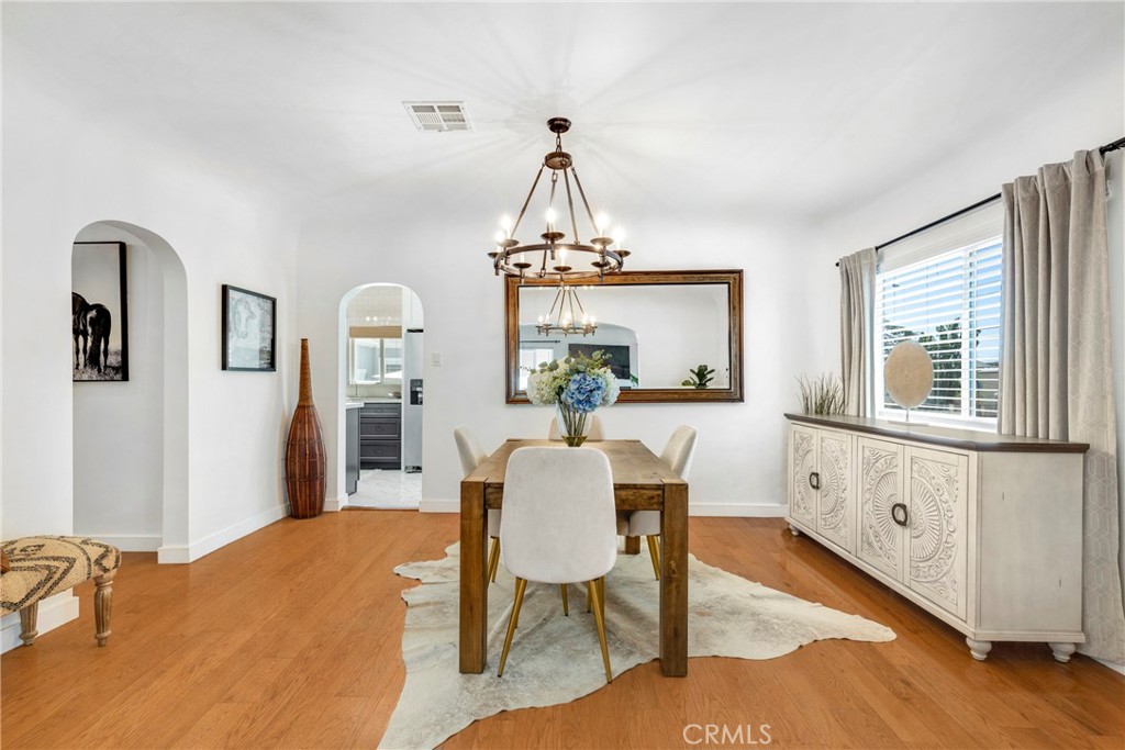 11441 Kittridge Street Property Photo 7