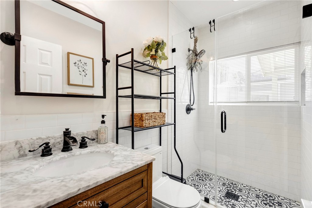 11441 Kittridge Street Property Photo 15
