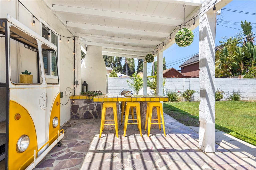 11441 Kittridge Street Property Photo 20