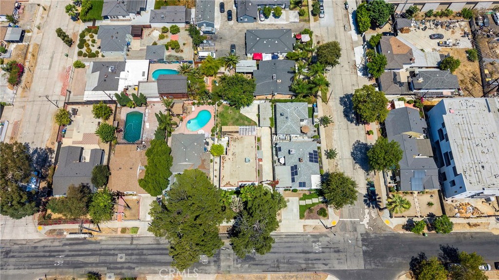 11441 Kittridge Street Property Photo 21