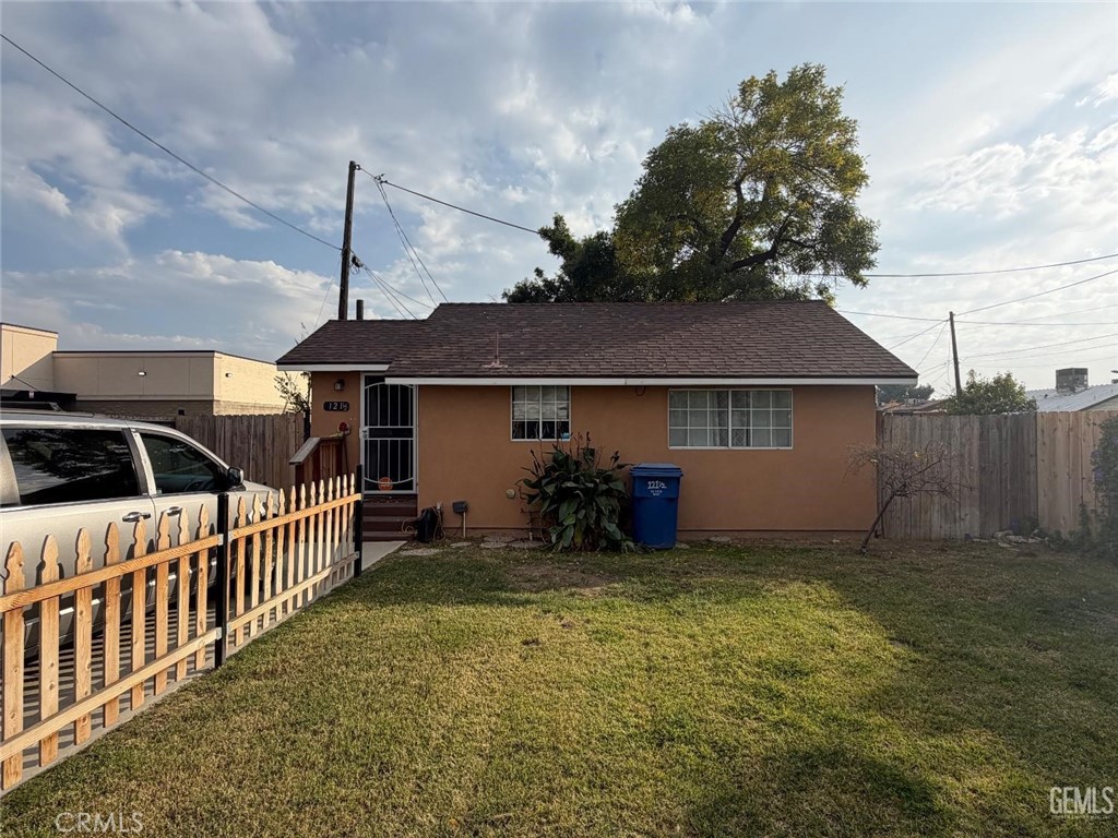 121 Roberts Property Photo 1