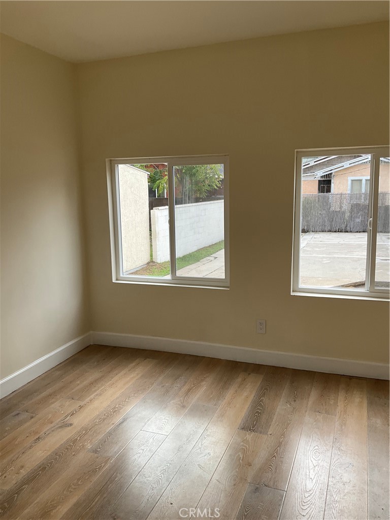 620 W 41st Property Photo 8