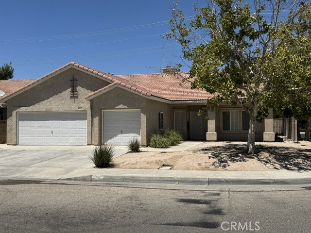 2759 Legends Property Photo 1