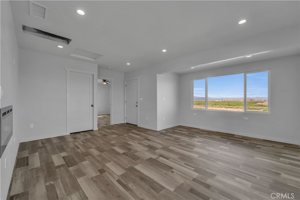 49040 70th Street W Property Photo 5