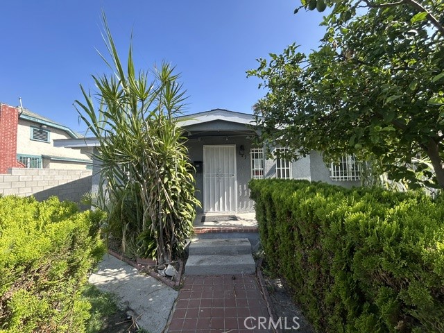 623 W 78th Property Photo 1