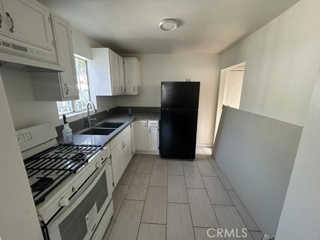 623 W 78th Property Photo 5
