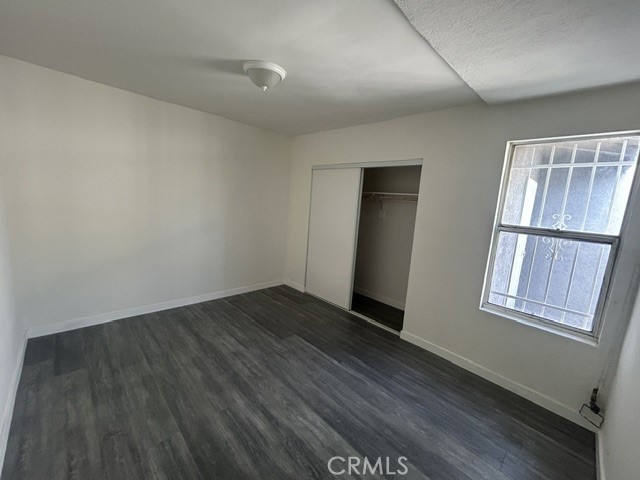 623 W 78th Property Photo 6