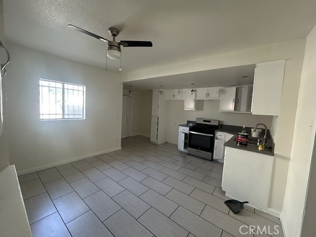 623 W 78th Property Photo 8