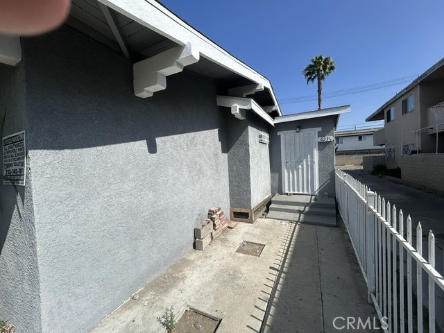 623 W 78th Property Photo 10