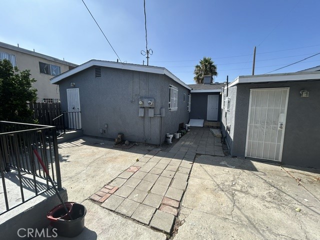 623 W 78th Property Photo 12