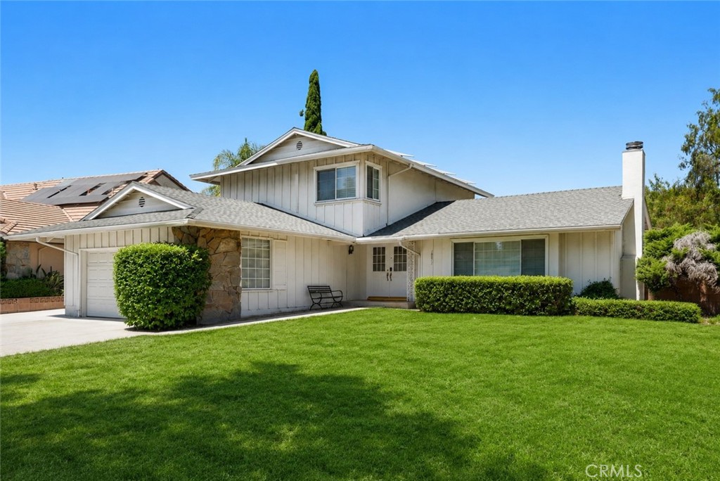 10811 Des Moines Property Photo 3