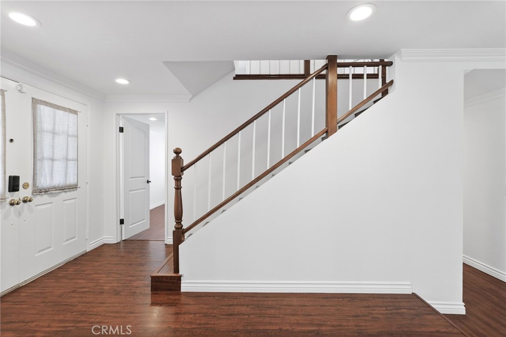 10811 Des Moines Property Photo 10