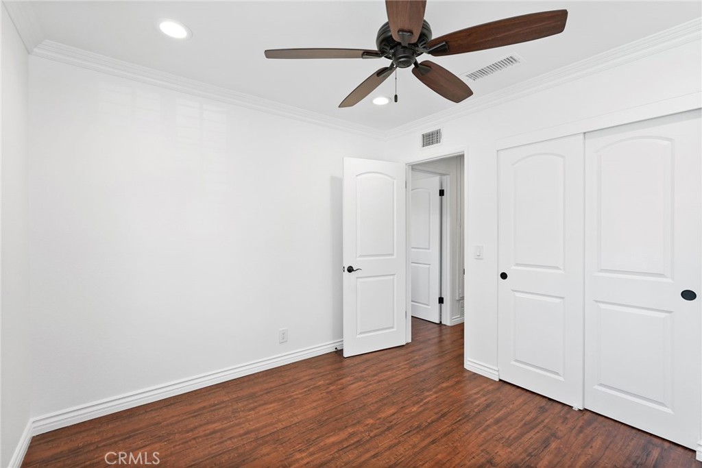 10811 Des Moines Property Photo 37