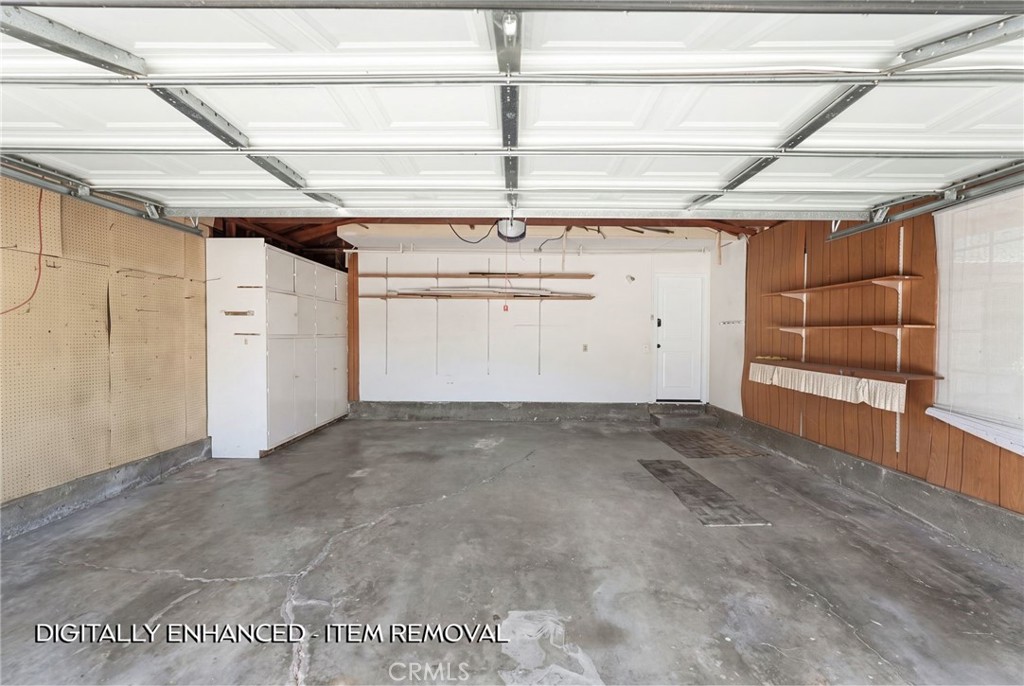 10811 Des Moines Property Photo 44