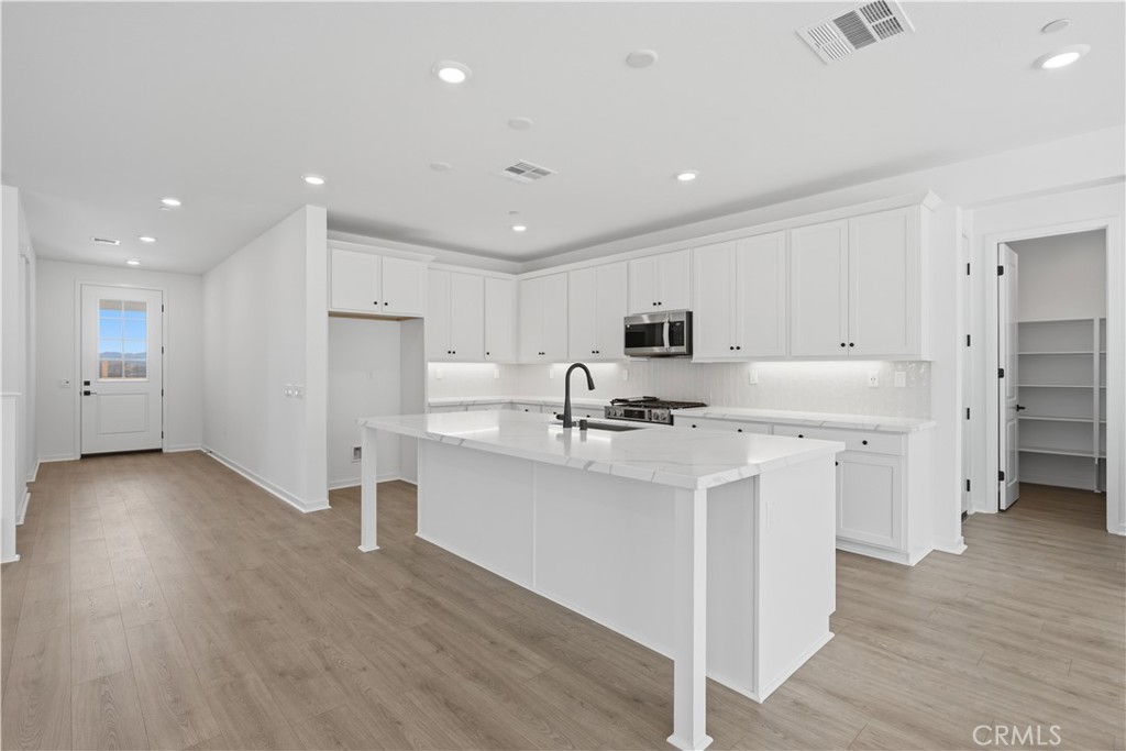 28847 Appaloosa Place Property Photo 6