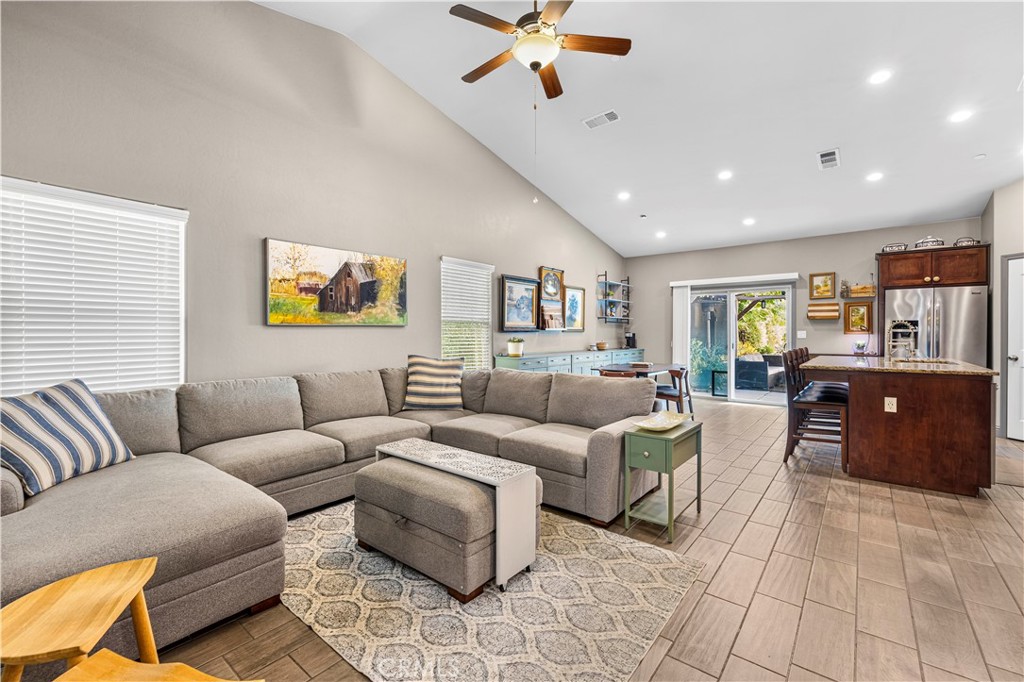 6303 Hathaway Property Photo 5