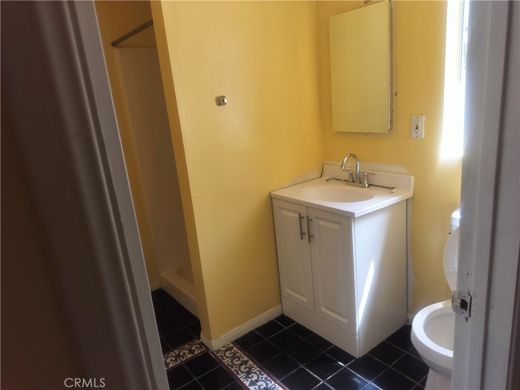 14833 Victory Property Photo 6