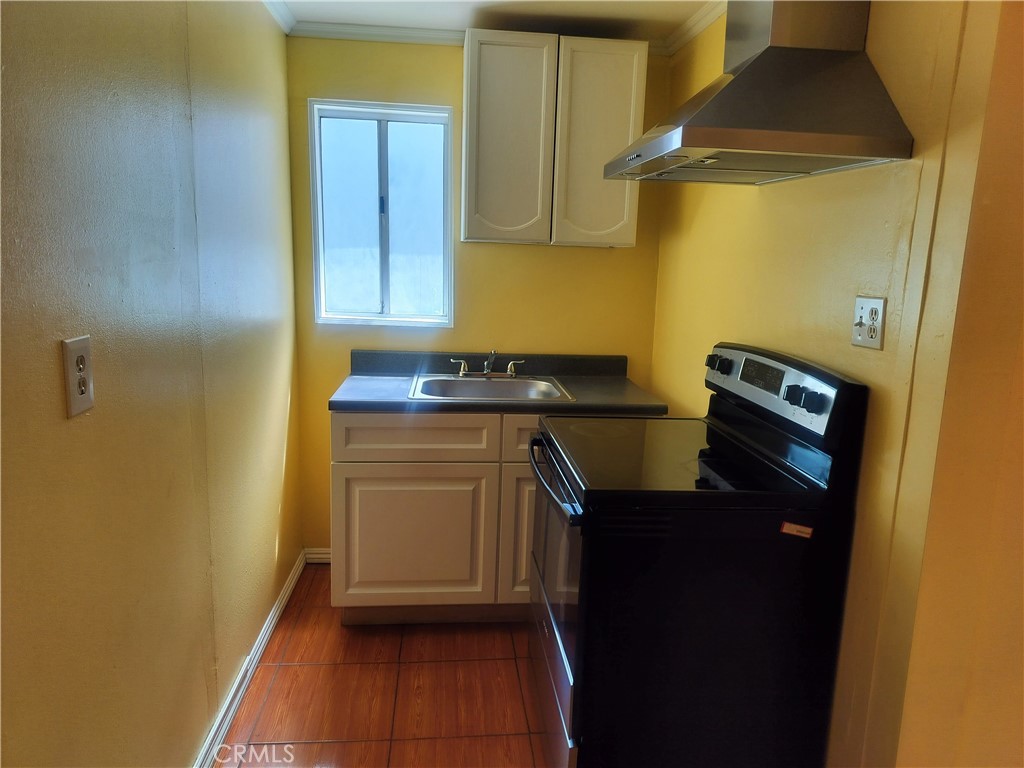 14833 Victory Property Photo 10