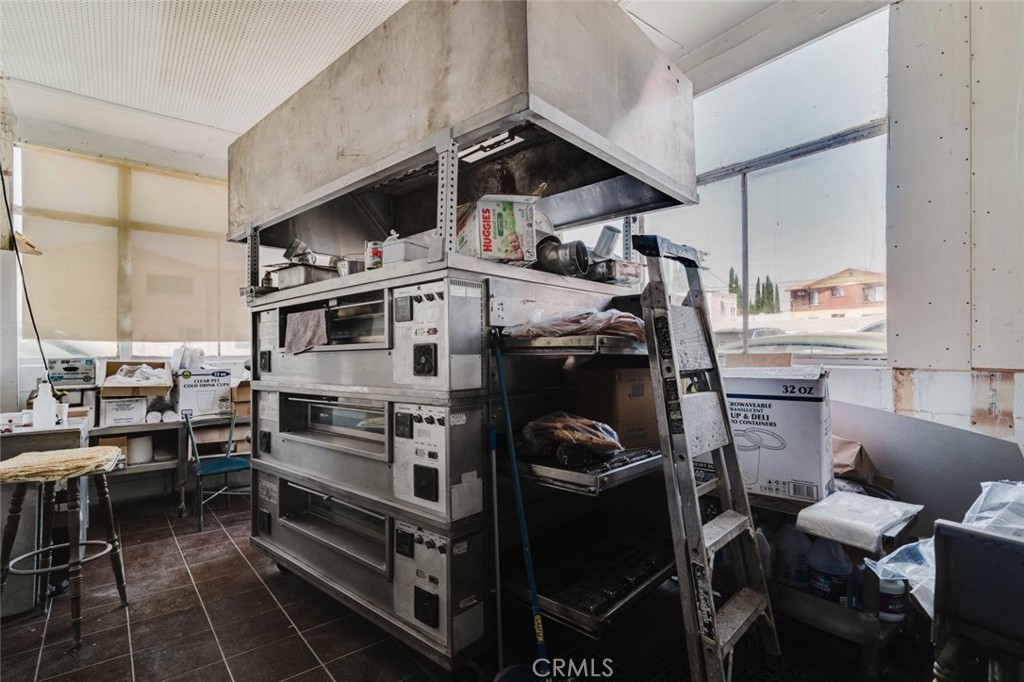627 S Glendale Avenue Property Photo 14