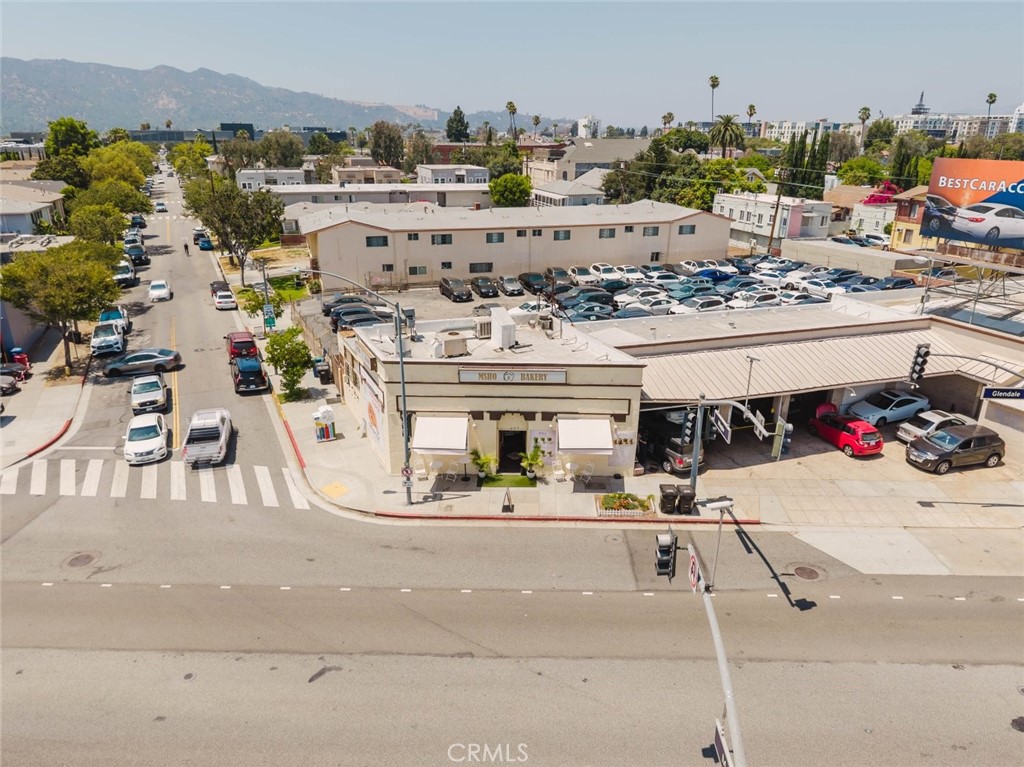627 S Glendale Avenue Property Photo 18