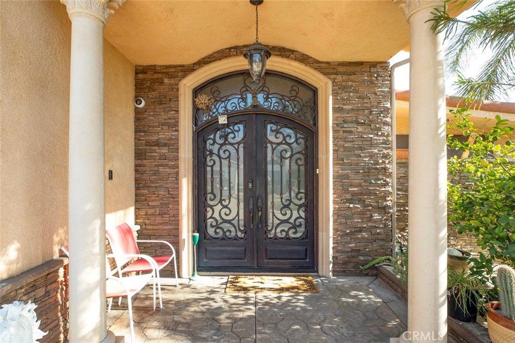 10610 Oak Tree Property Photo 2