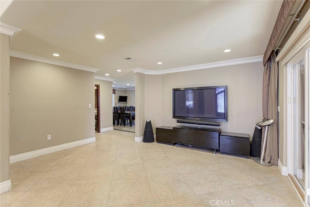 10610 Oak Tree Property Photo 7
