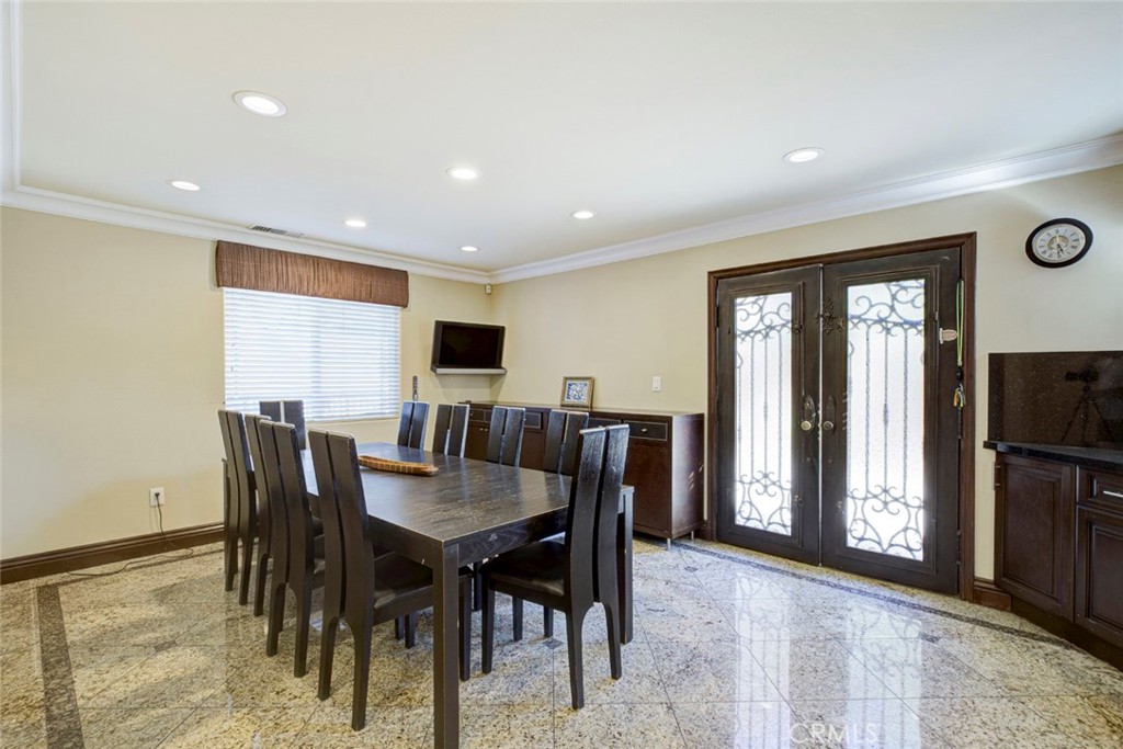 10610 Oak Tree Property Photo 13