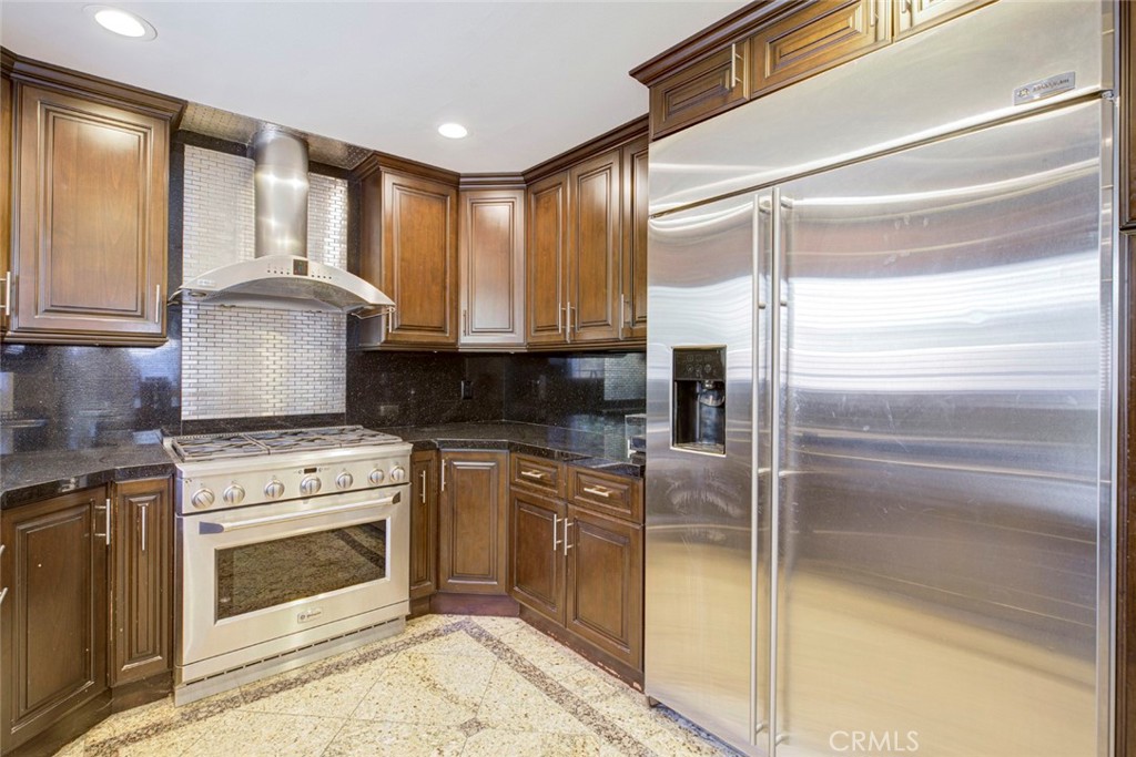 10610 Oak Tree Property Photo 16