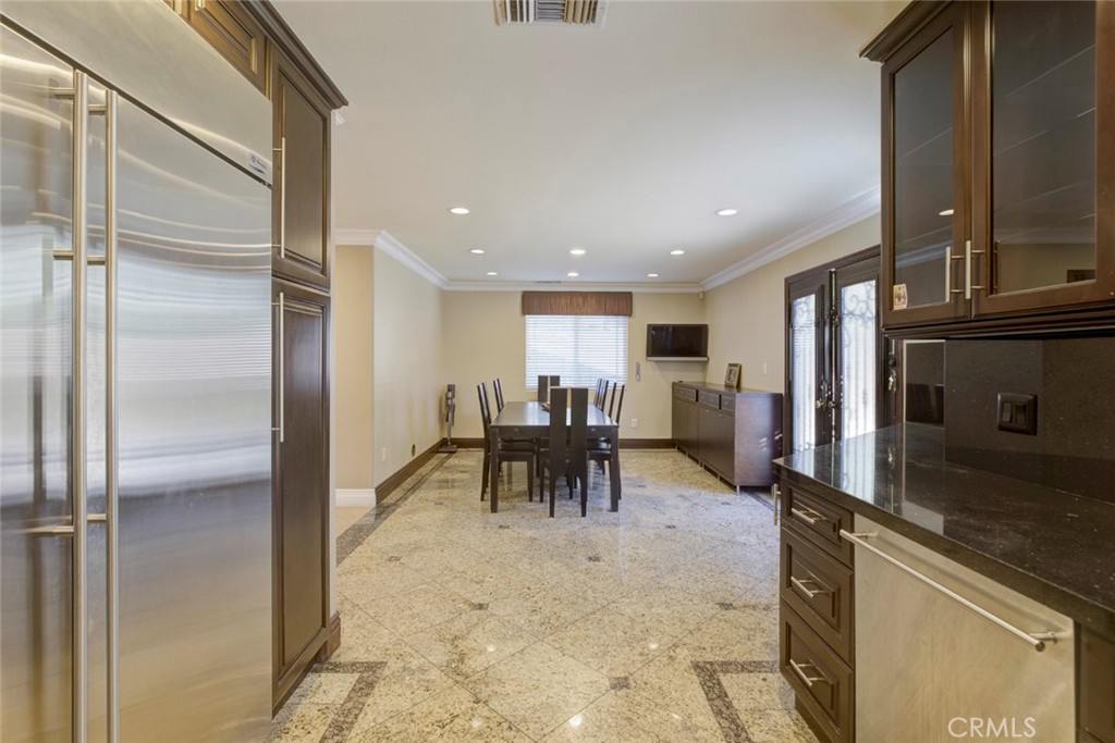 10610 Oak Tree Property Photo 17