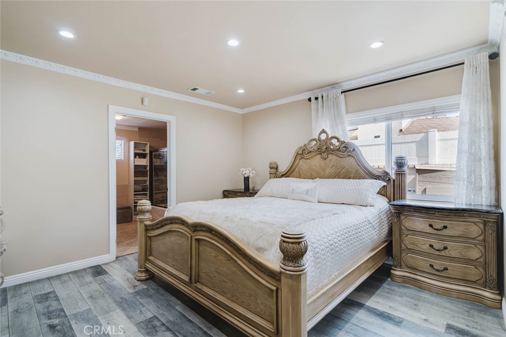 6545 Bellingham Avenue Property Photo 18