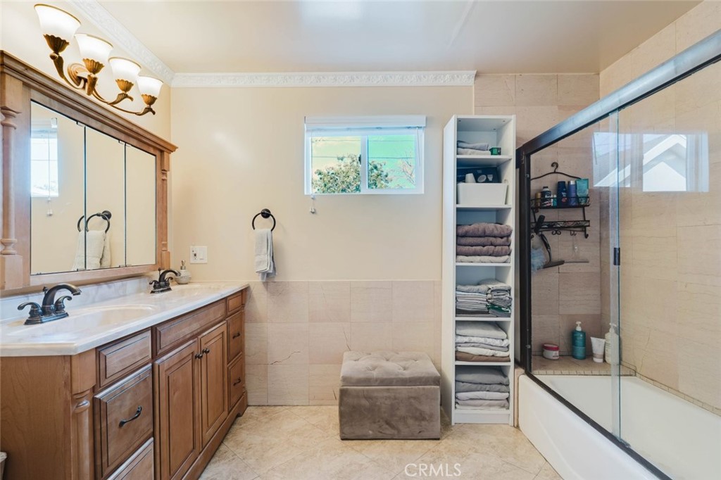 6545 Bellingham Avenue Property Photo 20