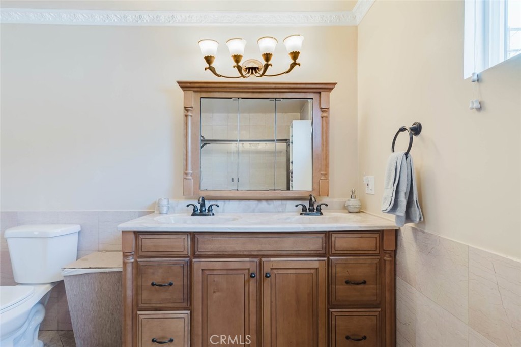 6545 Bellingham Avenue Property Photo 21