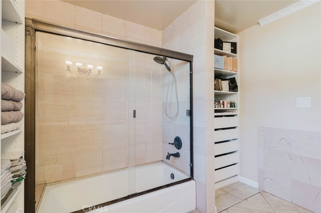 6545 Bellingham Avenue Property Photo 22