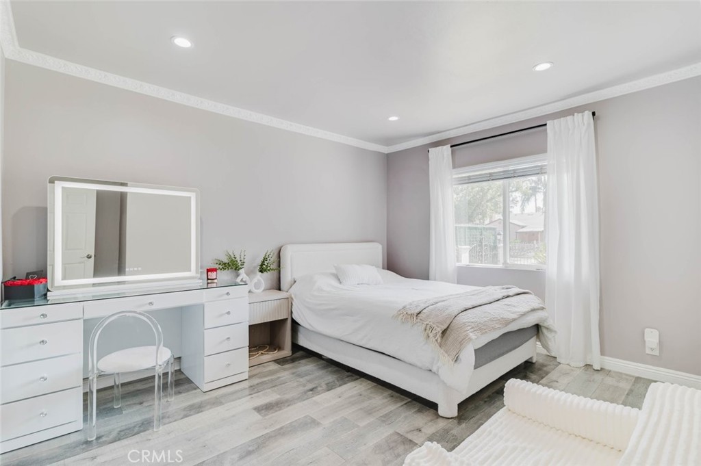 6545 Bellingham Avenue Property Photo 23