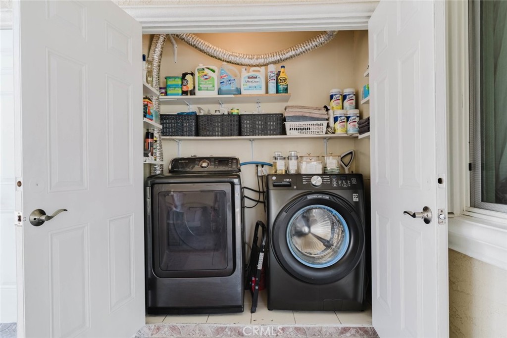 6545 Bellingham Avenue Property Photo 25