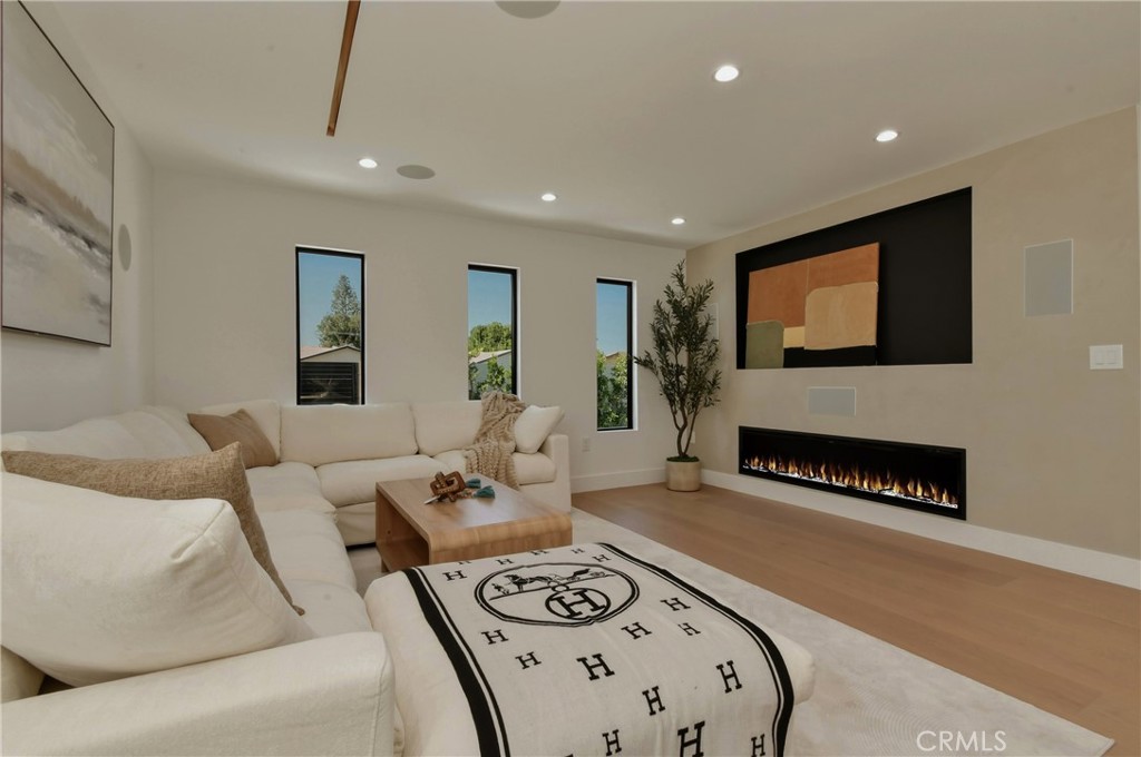 23409 Friar Property Photo 9