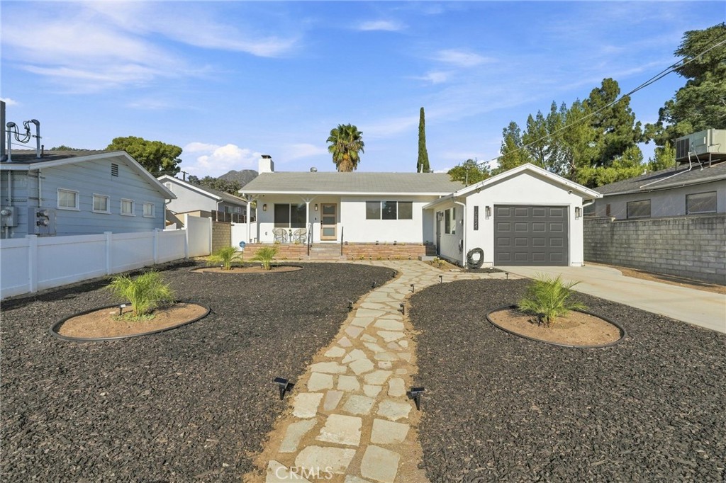 10824 Odell Property Photo 6