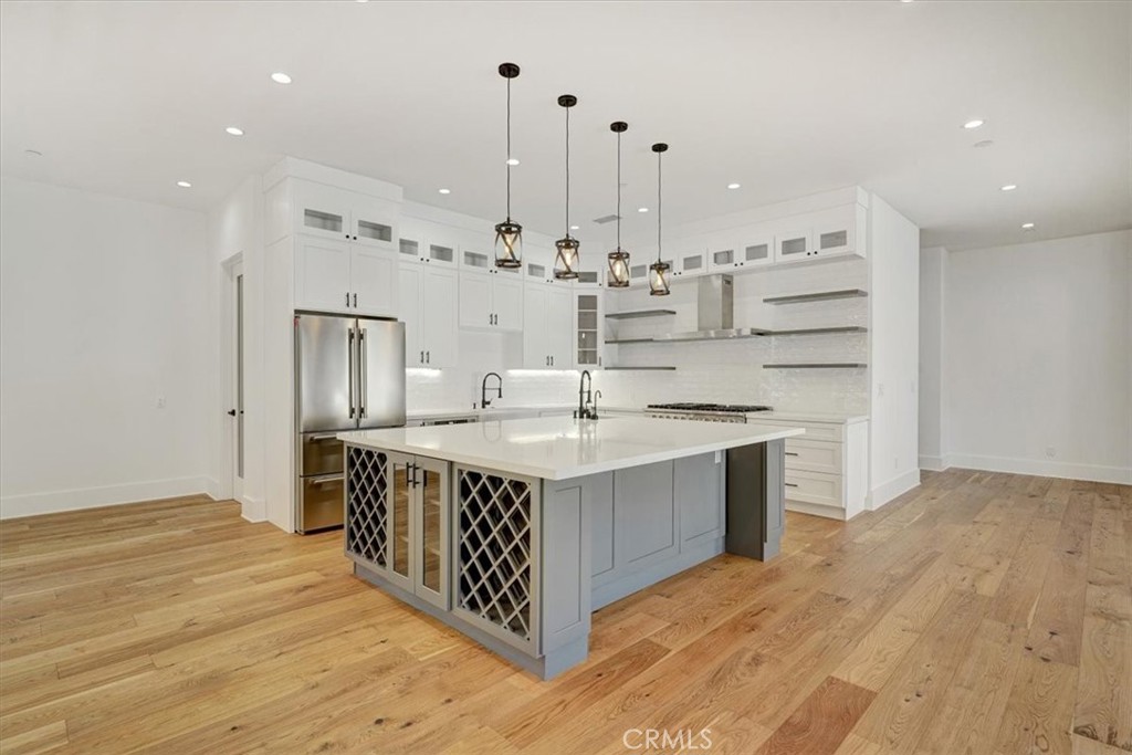 5520 Woodlake Property Photo 9