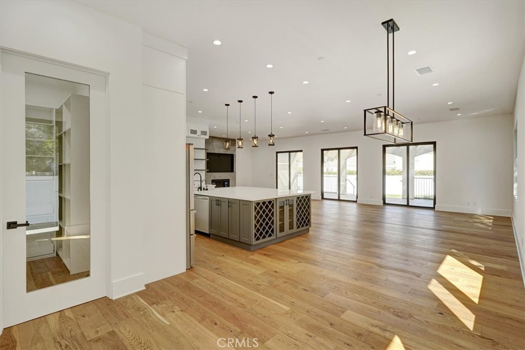 5520 Woodlake Property Photo 13