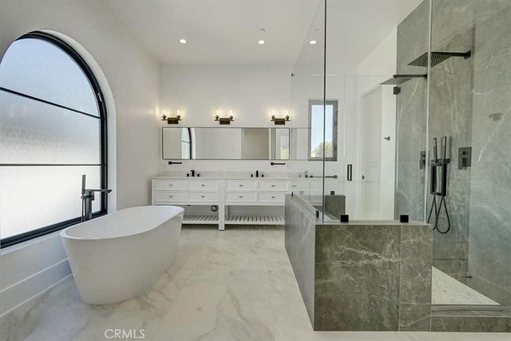 5520 Woodlake Property Photo 16