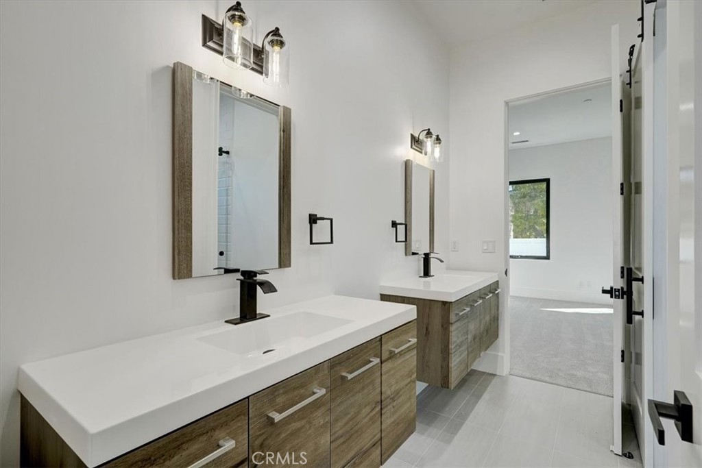5520 Woodlake Property Photo 20