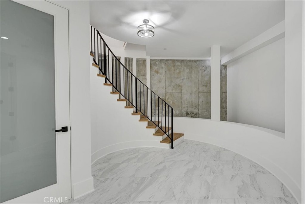 5520 Woodlake Property Photo 23