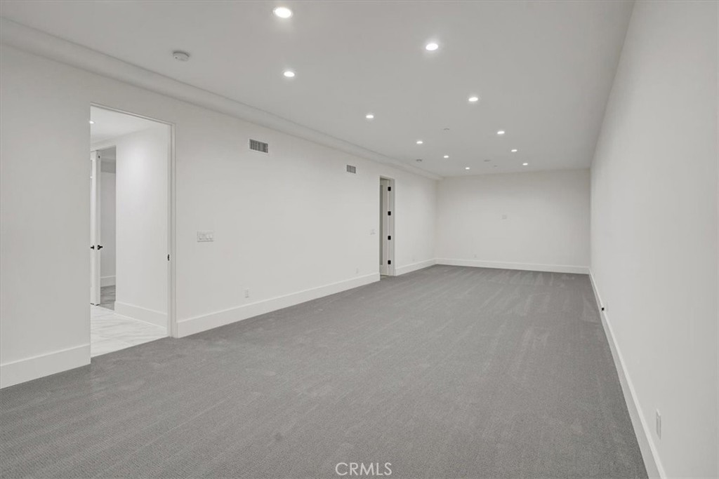 5520 Woodlake Property Photo 24