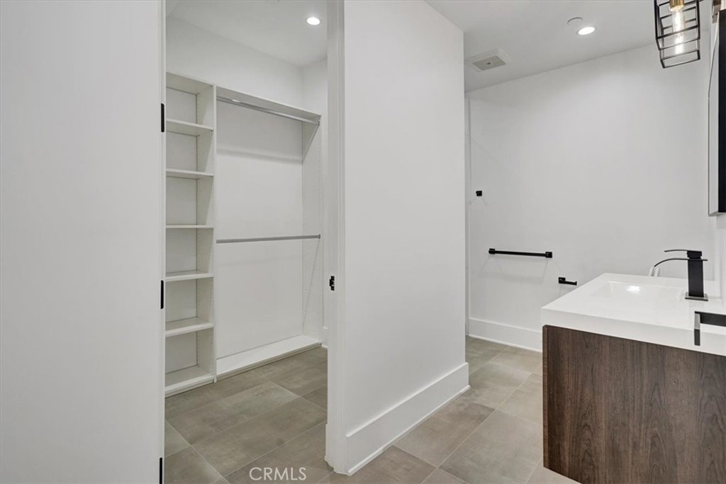 5520 Woodlake Property Photo 31