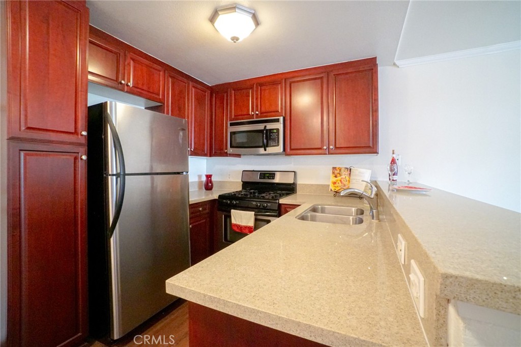 5510 Owensmouth Avenue 209 Property Photo 2