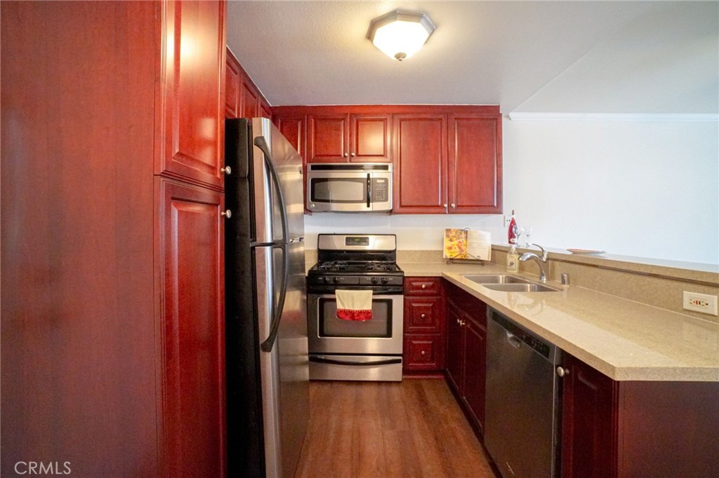 5510 Owensmouth Avenue 209 Property Photo 3