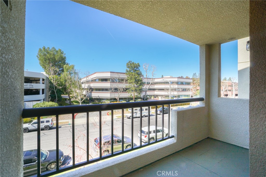 5510 Owensmouth Avenue 209 Property Photo 14