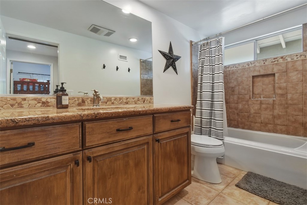 4237 Ellenita Property Photo 13