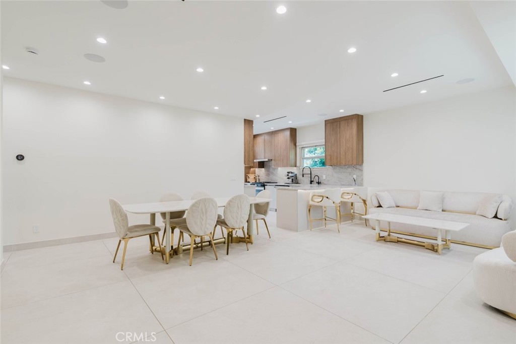 10414 Tiara Street Property Photo 6