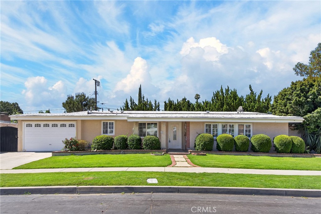 19448 Blythe Property Photo 3